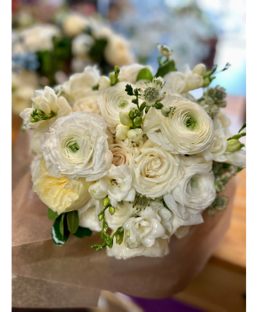 Bridal Bouquet Floral Arrangement in Darien, CT | DARIEN FLOWERS