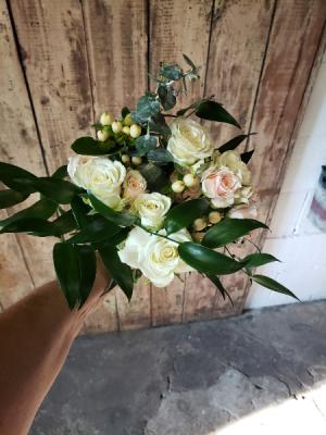 BRIDESMAID BOUQUET BRIDESMAID BOUQUET