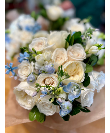 Bridesmaid Bouquet Floral Arrangement in Darien, CT | DARIEN FLOWERS