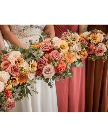 Bridesmaid Bouquet Wedding Party Flowers in Medina, NY | CREEKSIDE FLORAL AND DESIGN