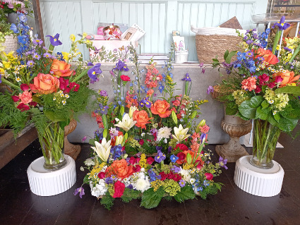 Seasonal Urn Sympathy Collection