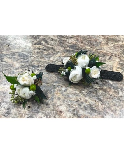 Spring On The Green Corsage & Boutonniere Set