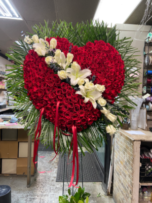Broken heart  All red roses