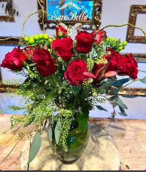 Burning Red Roses Rose Arrangement One dozen garden Roses