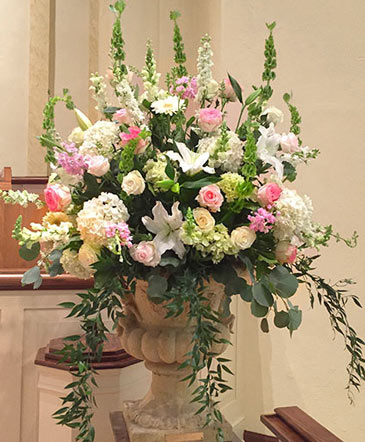 Bursting Ivory Pinks Table Arrangement in Albany, NY | Ambiance Florals & Events