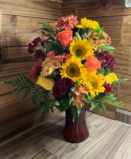 Bustling Holidays vase