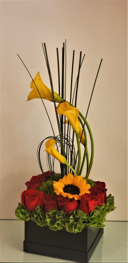 Cala Crossroad Love Love Arrangement