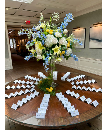 Card Table Floral Arrangement in Darien, CT | DARIEN FLOWERS