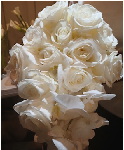 Cascade roses Rose mix arrangement
