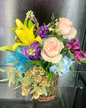 Casual Elegance  Vase arrangement 