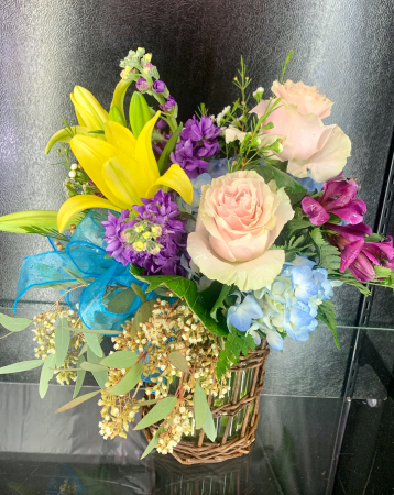 Casual Elegance  Vase arrangement 