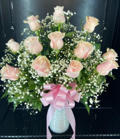 Cauley's Dozen Pink Roses 