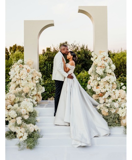 Ceremony Pillar Floral Installations Can Be Fresh Or Faux Florals 
