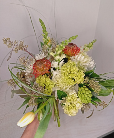 Creative Arrangement Designer's Choice in Glastonbury, CT | THE FLOWER DISTRICT