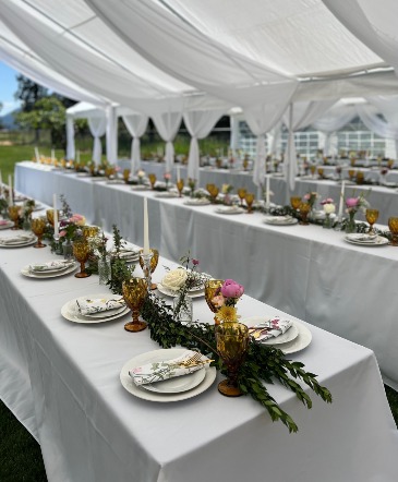 Charming Table Decor  in La Grande, OR | FITZGERALD FLOWERS