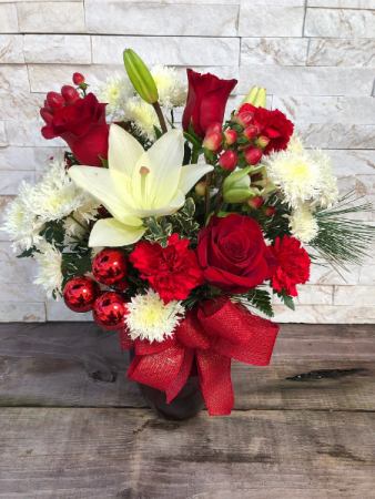 Christmas Traditions Vase