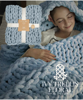 Chunky Knit Throw Blanket 3 left in stock!