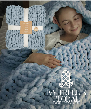 Chunky Knit Throw Blanket 3 left in stock!