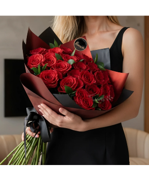 classic and romantic  wrapped Bouque 