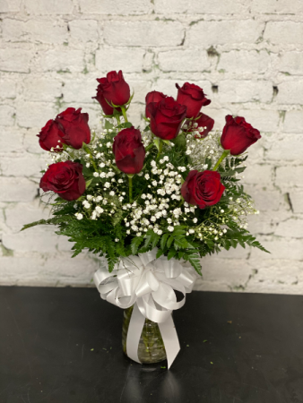 CLASSIC DOZEN LONG STEM ROSES