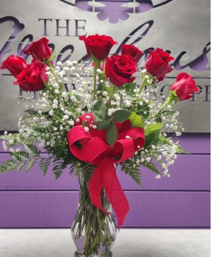 Classic Dozen Red Roses 