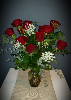Classic Dozen Red Roses Long stem Red Roses