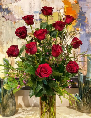 Classic Dozen Roses 