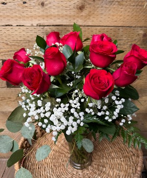 Classic Dozen Roses 