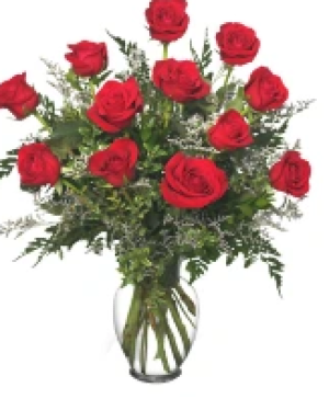 Classic dozen roses in vase 