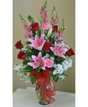 Classic Dozen Roses Red Rose Arrangement