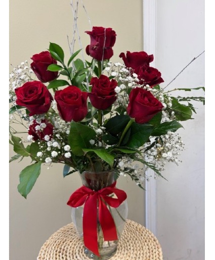 Classic Dozen Roses Red Rose Arrangement