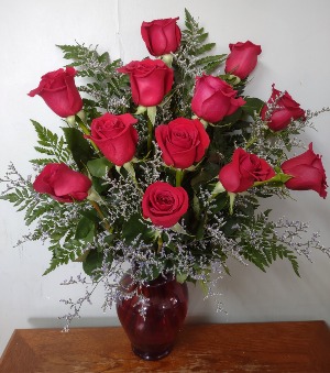 Classic Dozen Roses Red Roses Arrangement