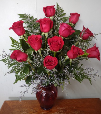 Classic Dozen Roses Red Roses Arrangement