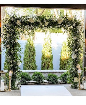 Classic Green and White Arch Decor 