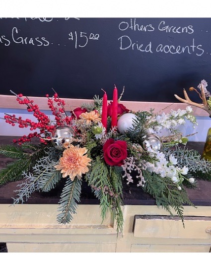 Classic Holiday Centerpiece 