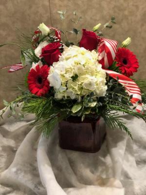 Classic Winter Seasonal Cube Cube Arrangment