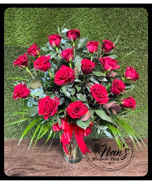 Classic Rose Royale 18 Roses