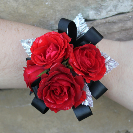 Classic Spray Rose Wrist Corsage
