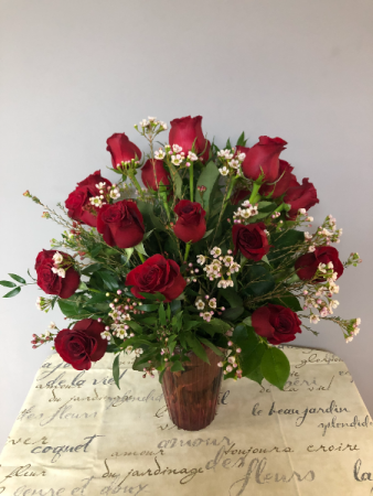 Classic Two Dozen Long-Stem Roses 