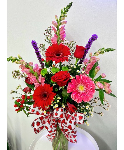 Classic Valentines Mix  Valentine Mixed Arrangement 