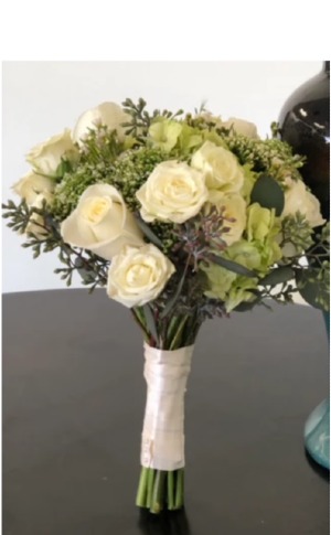CLASSIC WHITE/GREEN FLOWERS hand tied  bouquet 