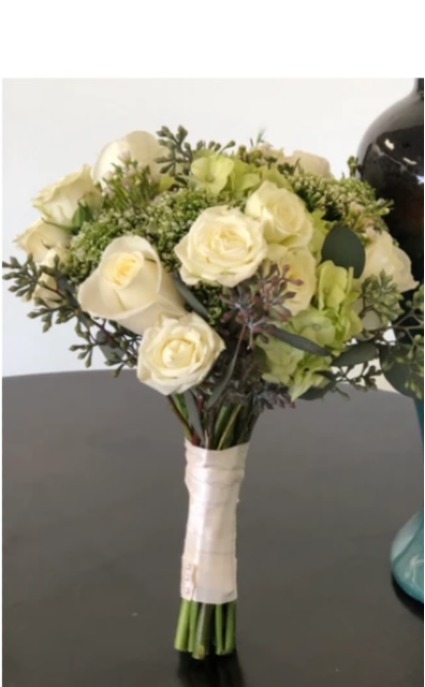 CLASSIC WHITE/GREEN FLOWERS hand tied  bouquet 