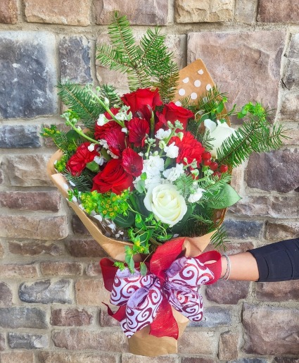 YULETIDE WRAPPED Bouquet