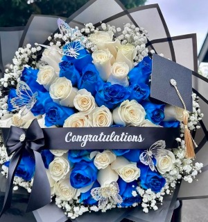 Congratulations Bouquet Bouquet made of 50 roses with ribbon and graduation cap