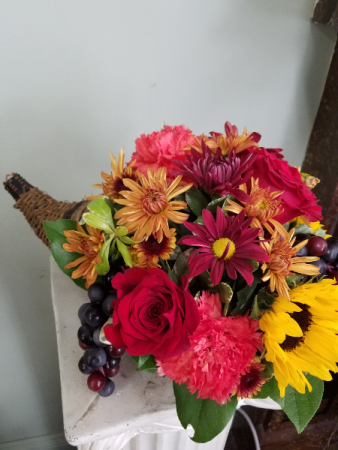 Cornucopia Tradition Fresh Arrangement