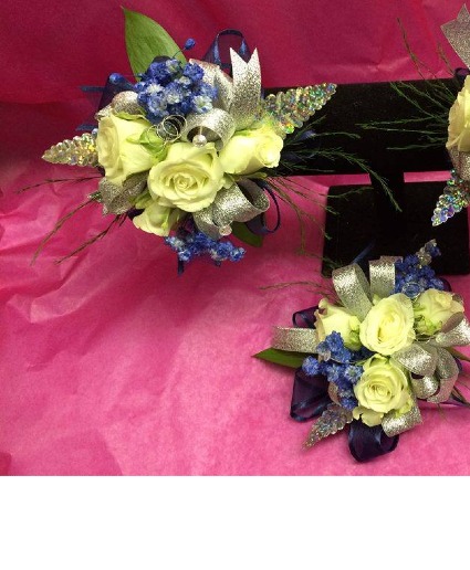 Corsage 01 wrist corsage