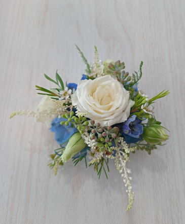 Blue & White Corsage in Glastonbury, CT | THE FLOWER DISTRICT