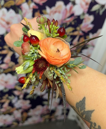Create your own Corsage in Glastonbury, CT | THE FLOWER DISTRICT