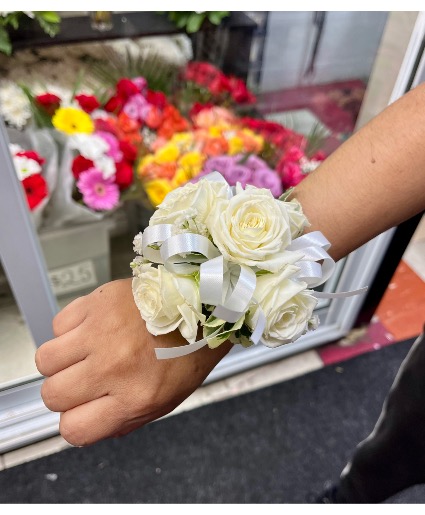 spray minirose corsage corsage 