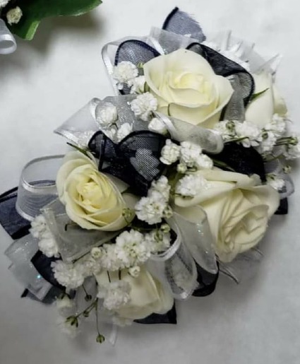Corsage White & Navy